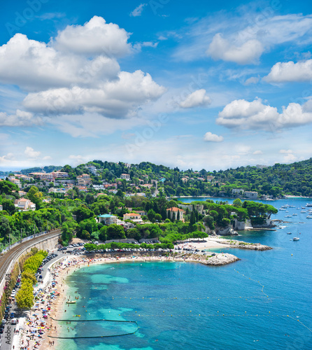 Photo: Mittelmeerküste. Schöne Landschaft auf Cote d'Azur Mittelmeerküste. Schöne Landschaft auf Cote d'Azur