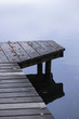 Der Badesteg am Wasser im Herbst Der Badesteg am Wasser im Herbst