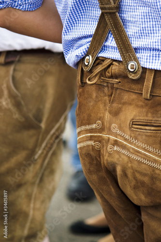 Photo: Bursche in Lederhosen Bursche in Lederhosen