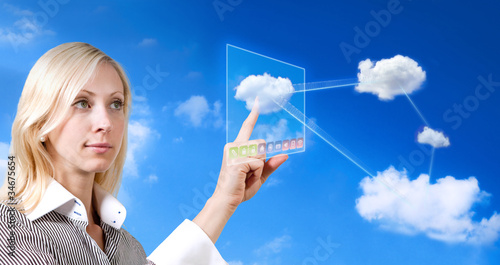 Foto: businesswoman works with cloud computer businesswoman works with cloud computer
