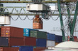 Container Verladung durch Hafenkran