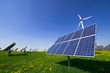 Windrad und Solarzellen