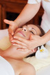 entspannende gesichtsmassage