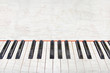 Pianoforte bianco con testura