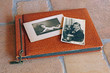 Alte Fotos auf Fotoalbum (Erinnerungen)