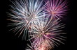 Foto: Several Firework Bursts At Night Several Firework Bursts At Night