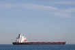 Frachtschiff mit Öl beladen
