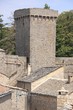 tour fortifiée et vieilles maisons