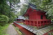 Templo en Japón en medio de un bosque