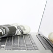 Foto: Zeitung und Laptob Zeitung und Laptob