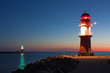 Leuchttürme bei Nacht an der Ostsee, Hafeneinfahrt Warnemünde