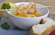 Möhrensuppe mit Garnelen