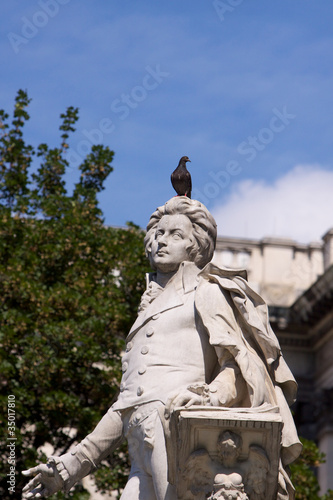 Photo: Statua di Mozart Statua di Mozart