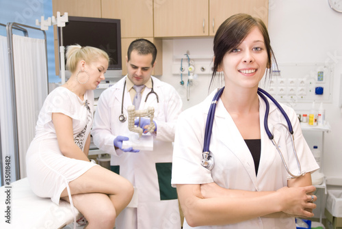 Photo: Doctor speaks of the intestinal system, the patient Doctor speaks of the intestinal system, the patient