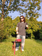 Foto: Mit Sonnenbrille am Grill Mit Sonnenbrille am Grill