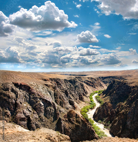Foto: Charyn canyon river in Kazakhstan Charyn canyon river in Kazakhstan