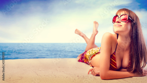 Foto: Sunbathing Sunbathing