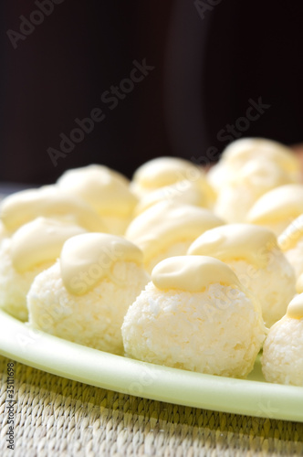 Photo: Coconut balls with white chocolate Coconut balls with white chocolate