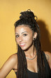 ragazza sorridente con treccine ragazza sorridente con treccine