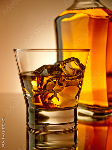 Foto: Whiskey on the rocks Whiskey on the rocks