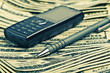 Foto: phone and pan on the money phone and pan on the money