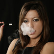 Photo: Frau mit iSmoke Frau mit iSmoke