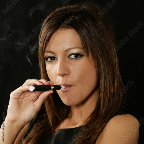 Foto: Frau mit iSmoke Frau mit iSmoke
