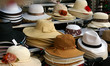 Echoppe de chapeaux de paille. Echoppe de chapeaux de paille.