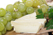 Brie mit Weintrauben