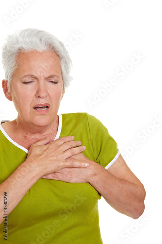 Foto: Seniorin mit Herzinfarkt Seniorin mit Herzinfarkt