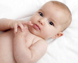 portrait de bébé de trois mois