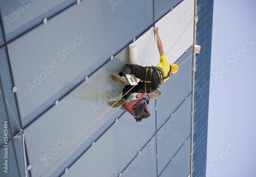 Photo: Travaux en hauteur sur un bâtiment Travaux en hauteur sur un bâtiment