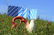 Photo: Essen in Bayern - Brezel und Milch Essen in Bayern - Brezel und Milch