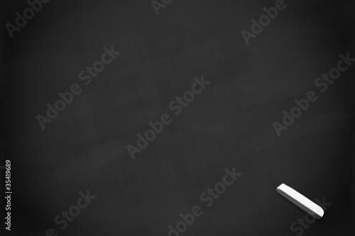 Foto: Kreidetafel schwarz mit Kreide ohne Rand Kreidetafel schwarz mit Kreide ohne Rand