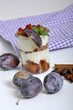 Griess mit Pflaumen