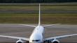 Flugzeug auf dem Vorfeld