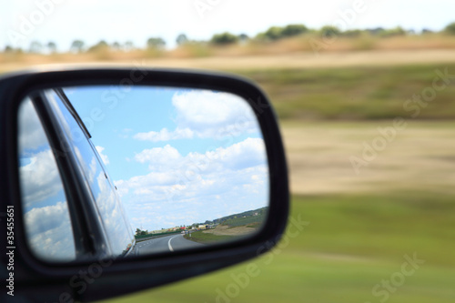 Foto: mirror of a car mirror of a car