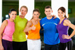 Gruppe bei Fitness Training im Studio