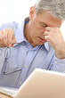 Homme - Fatigue des yeux