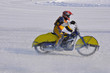 Race the ice speedway, accelerates