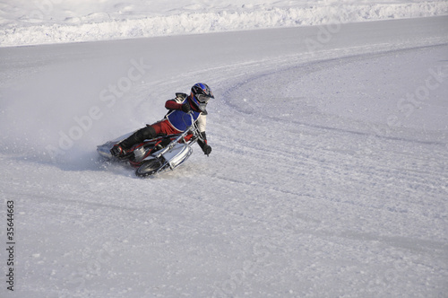 Photo: Winter speedway the icy track, turns on knee Winter speedway the icy track, turns on knee