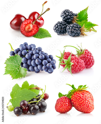 Foto: set fresh berries with green leaf set fresh berries with green leaf