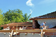 Foto: assemblage et construction d'une charpente de maison assemblage et construction d'une charpente de maison