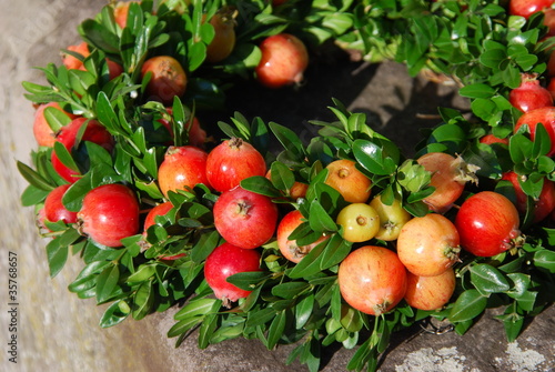 Foto: Türkranz mit Kirschapfel ( Malus baccata ) Türkranz mit Kirschapfel ( Malus baccata )