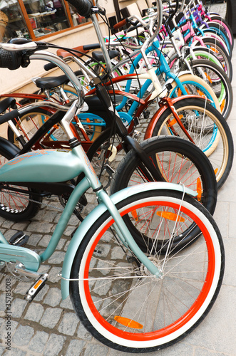 Foto: Bycicles In A Row Bycicles In A Row