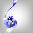 Blaue Geschenkbox mit Schleife