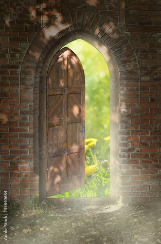 Foto: Door to new world Door to new world