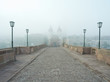 Brücke im Nebel