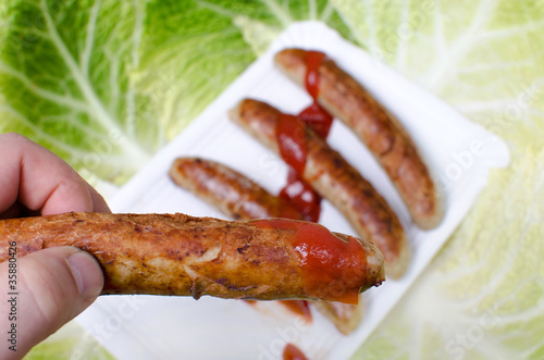 Foto: Rostbratwurst mit Ketchup Rostbratwurst mit Ketchup