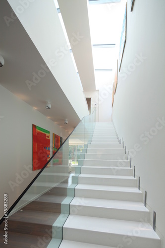 Modern house interior with stairs de Berni, Photo libre de droits 